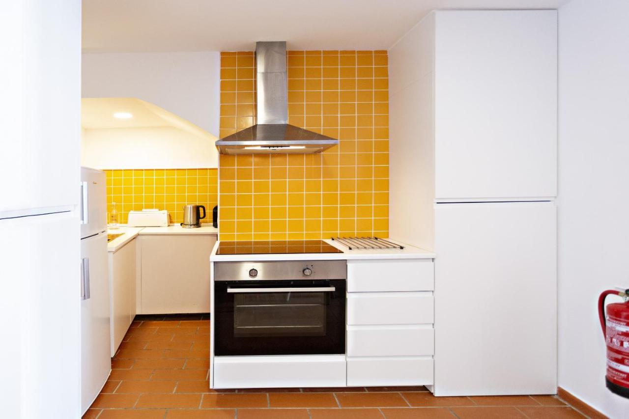 Yellow Stripe *